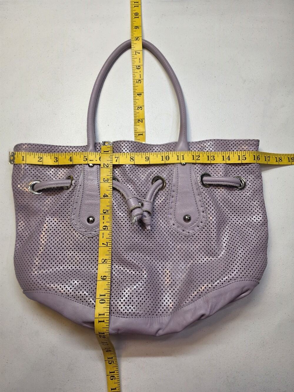 Innue Italian Leather Lavender Perforated Drawcord Tote Bag Women's Shoulder Bag - Picture 11 of 15